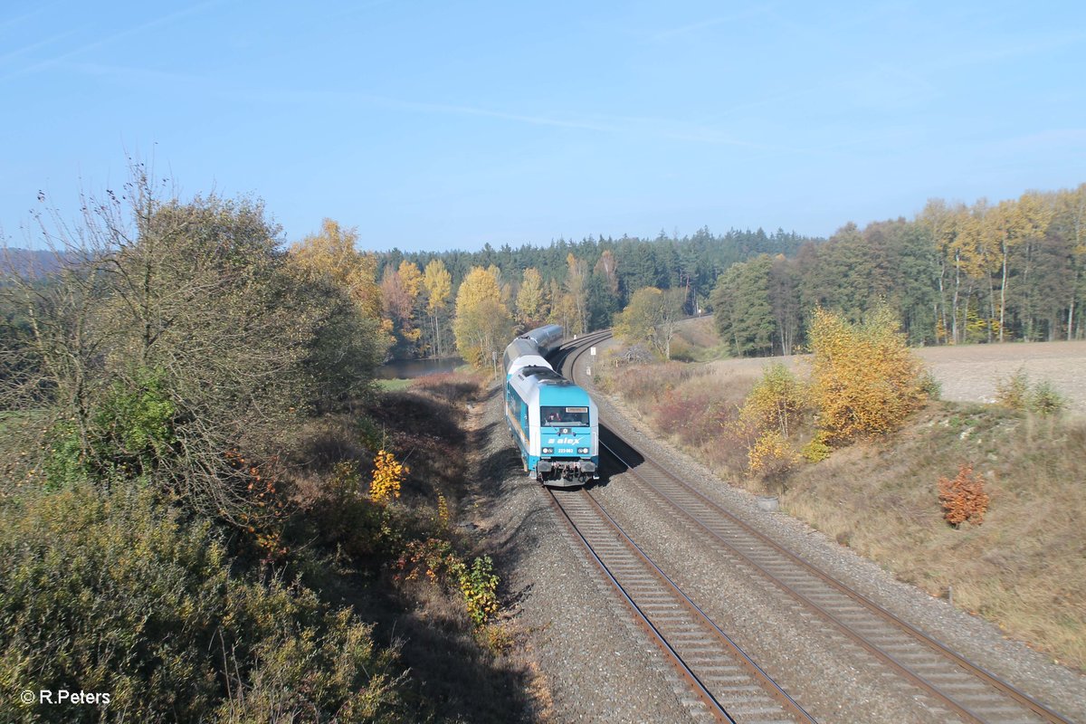 223 063 zieht als ALX84113 Hof - München bei Oberteich. 01.11.16