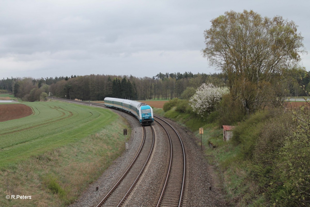 223 064 mit dem ALX84106 München - Hof ,der ausnahmsweise aus reinen flachen Alex wagen besteht,bei Oberteich. 15.04.14