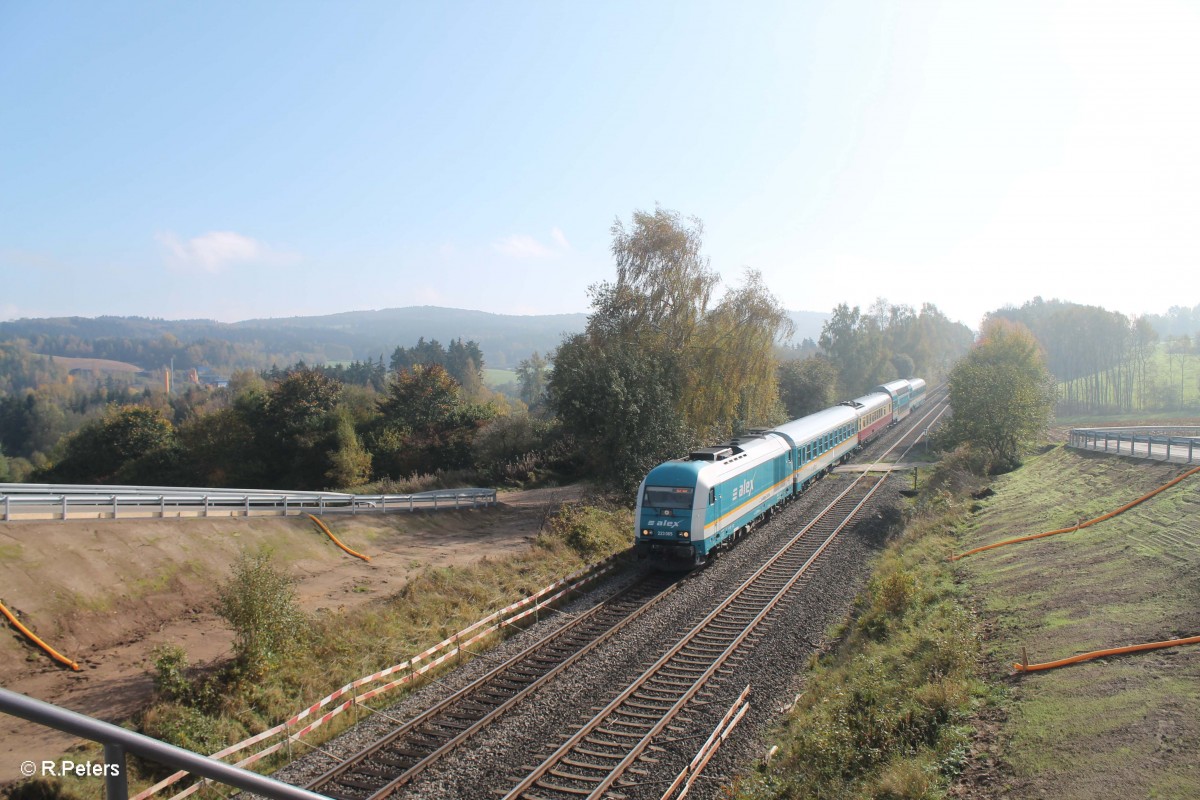 223 065 mit dem ALX84106 München - Hof bei dem neuen Übergang kurz vor Marktredwitz. 19.10.14