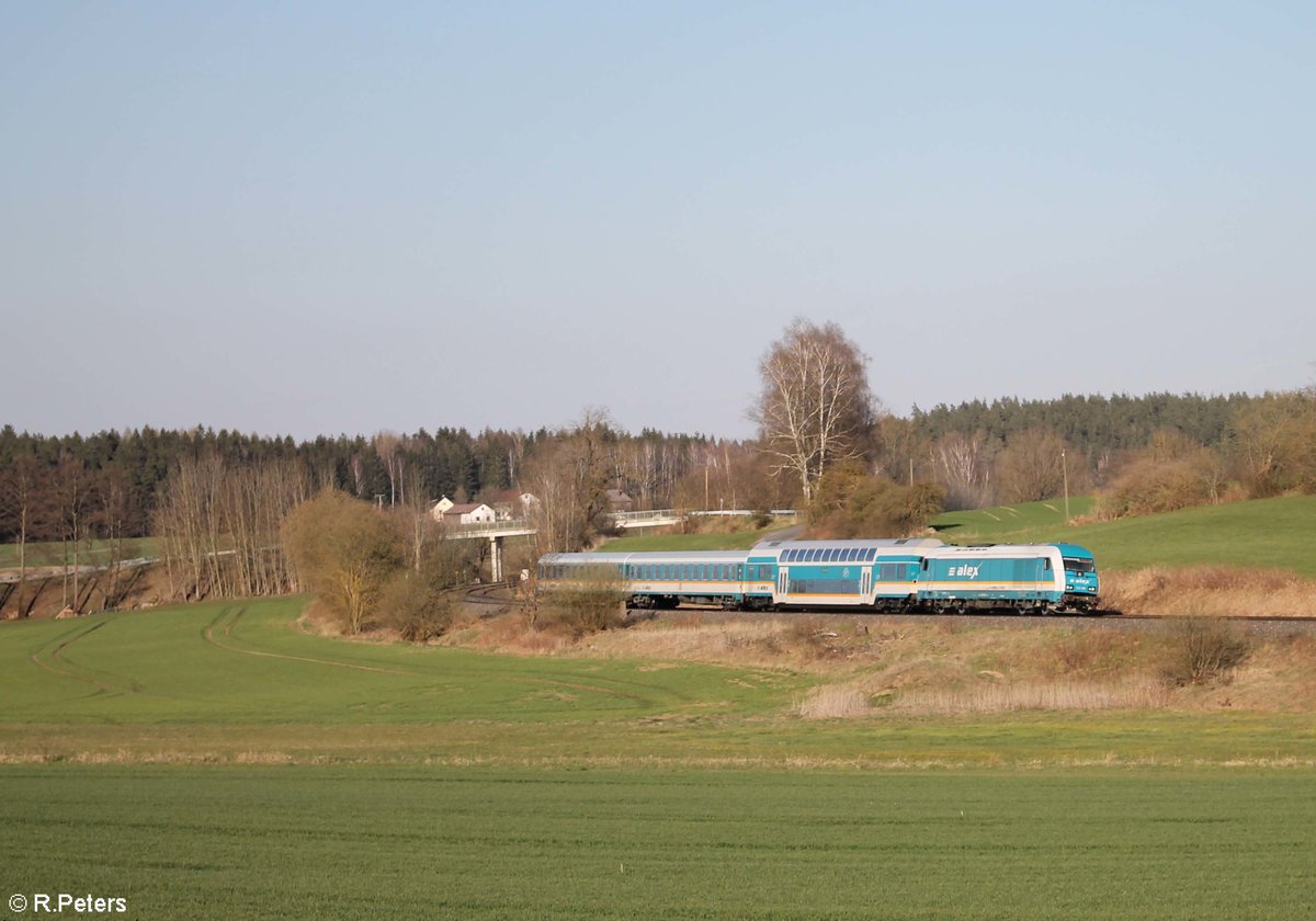 223 066 zieht kurz vor Reuth bei Erbendorf den ALX 79852 Hof - München 27.04.21