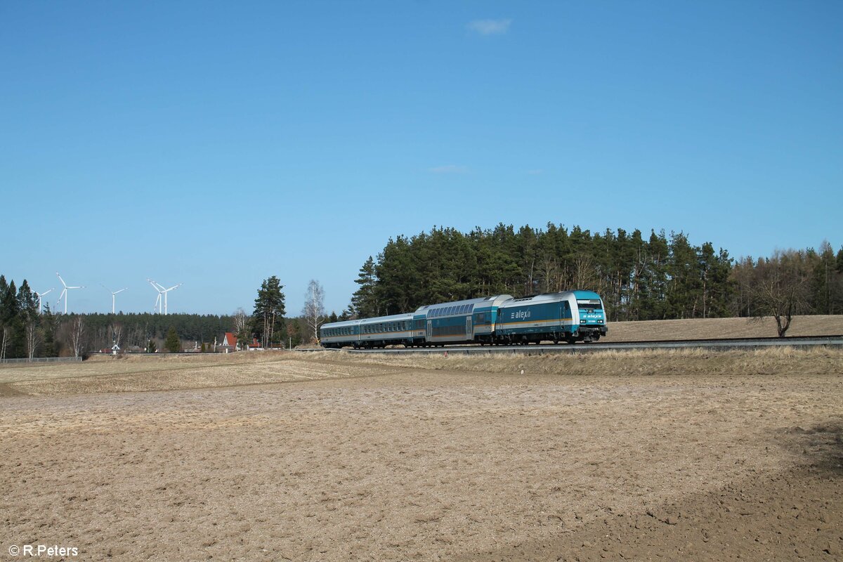 223 068 Alexa als RE2 ALX79854 Hof - München bei Marktleuthen. 27.03.22