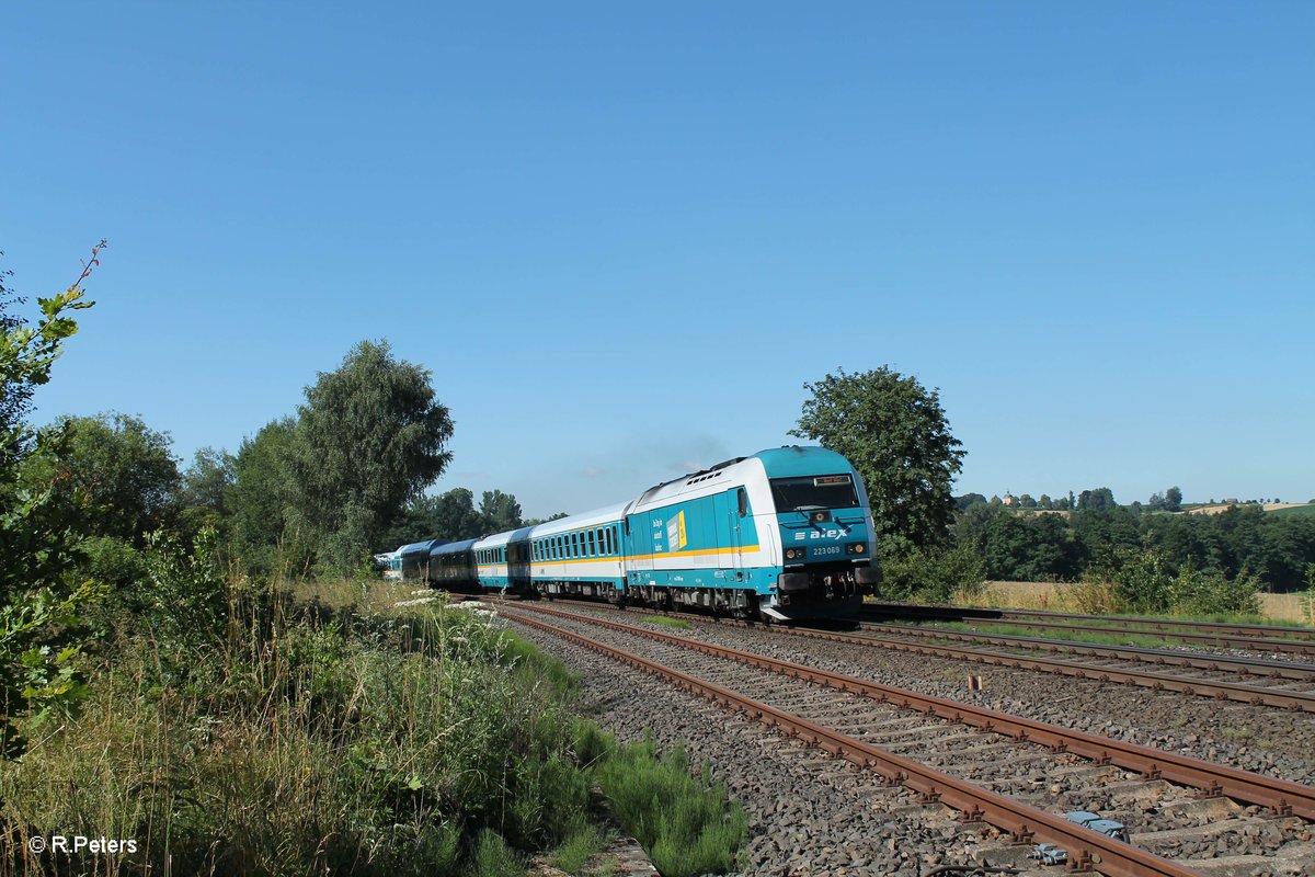 223 069 zieht bei Schönfeld den ALX85102 München - Hof . 19.07.16