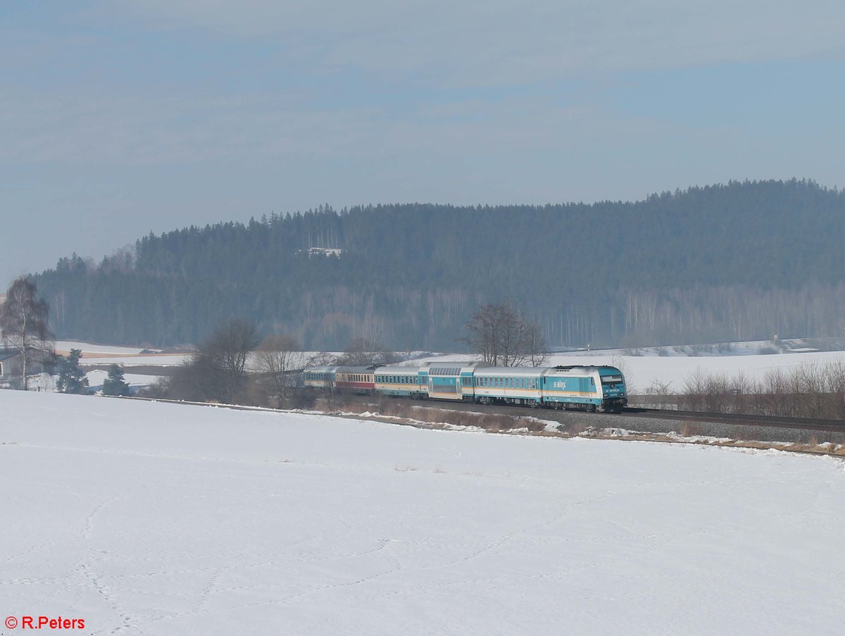 223 070 zieht bei Lengenfeld den ALX113 Hof - München. 16.02.17