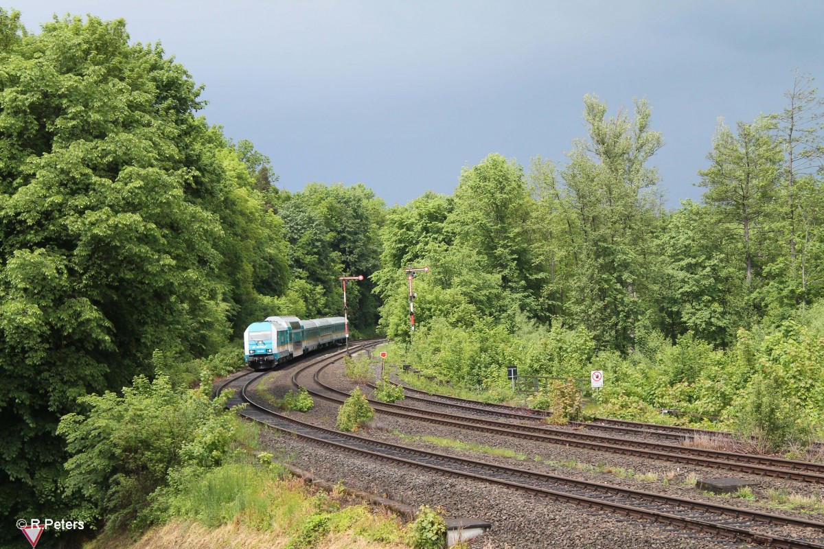 223 070 zieht zwischen einer Gewitterpause den ALX84115 Hof - München in Reuth bei Erbendorf. 24.05.14