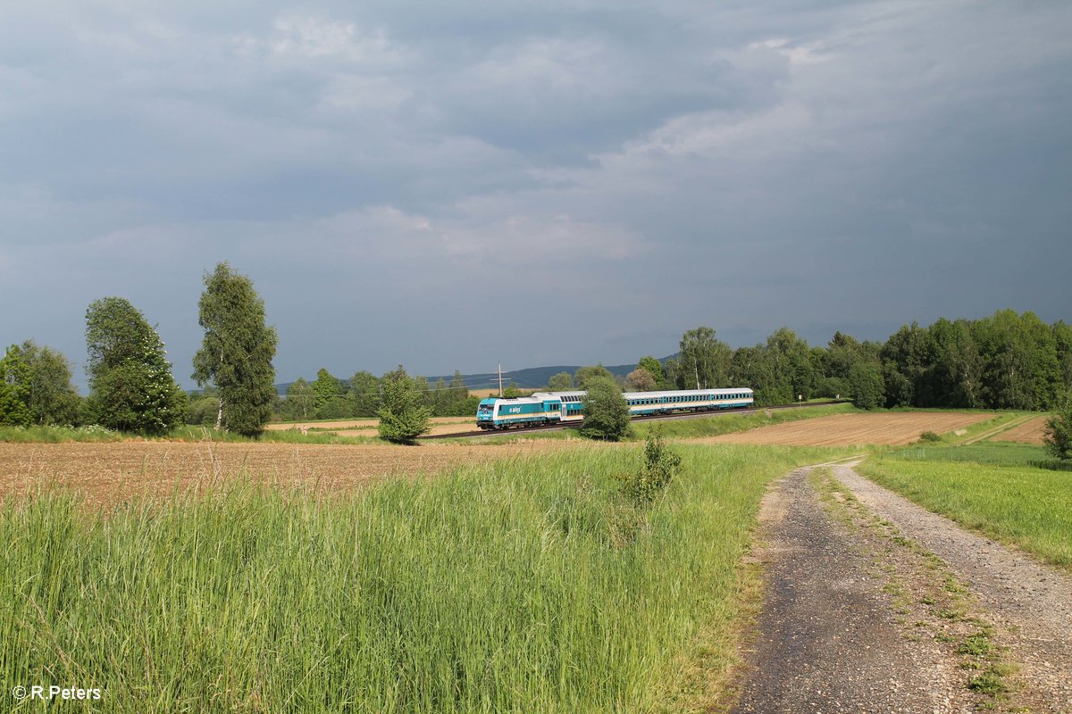 223 071 zieht bei Unterthölau den ALX84110 München - Hof. 28.05.16