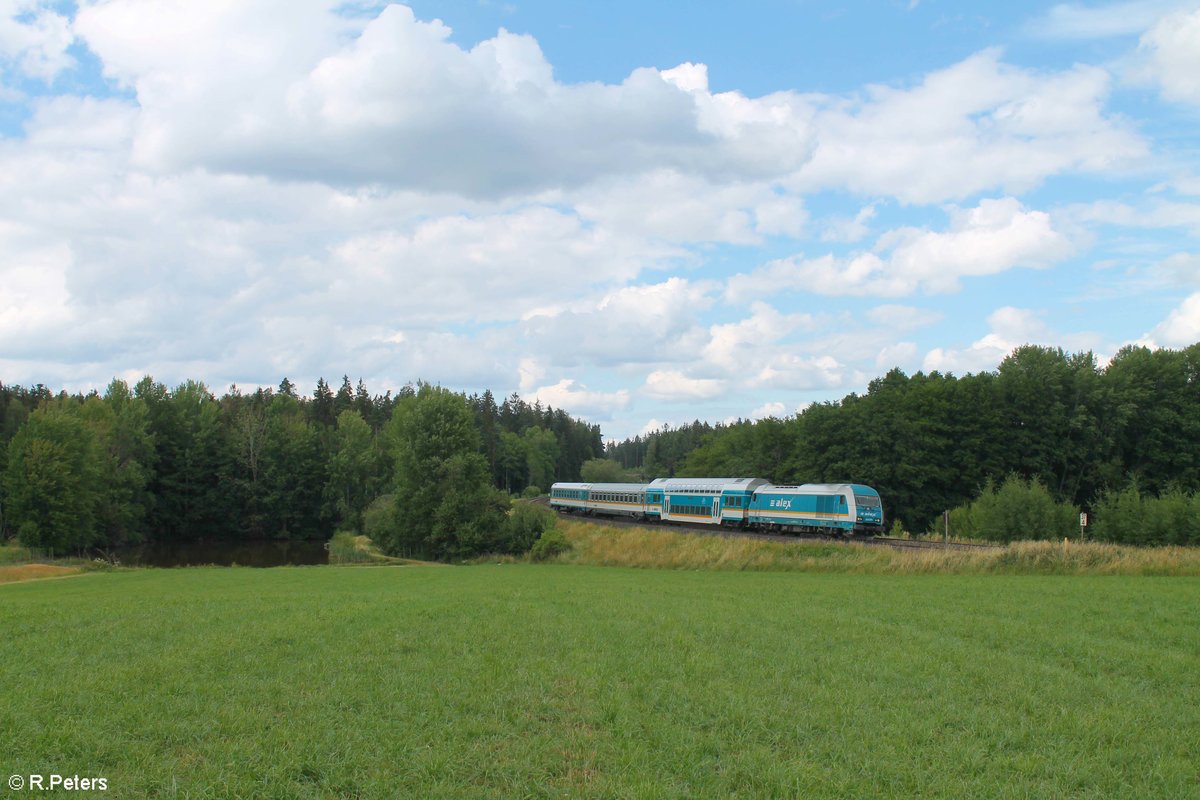 223 071 zieht mit dem ALX79854 Hof - München bei Oberteich durch die Kurve. 11.07.20