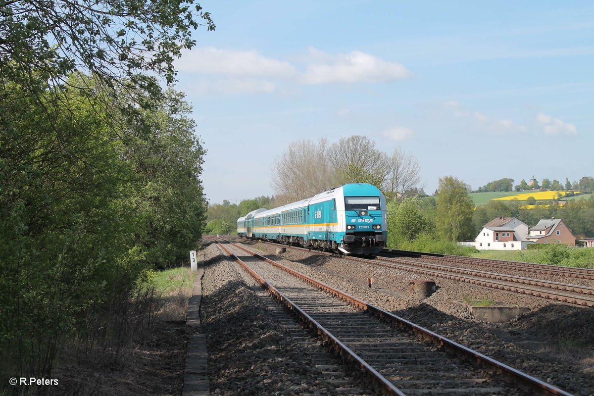 223 072 zieht bei Schönfeld den ALX84102 München - Hof. 14.05.16