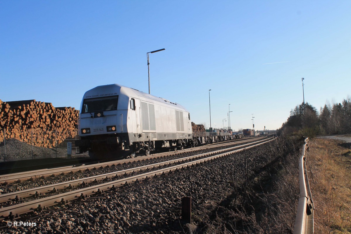 223 143 drückt den 1 Teil des Containerzuges ins ATW Wiesau. 29.01.16