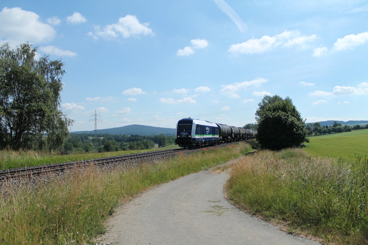 223 144 mit einem Kesselzug aus Cheb nach München bei Brand. 24.06.14