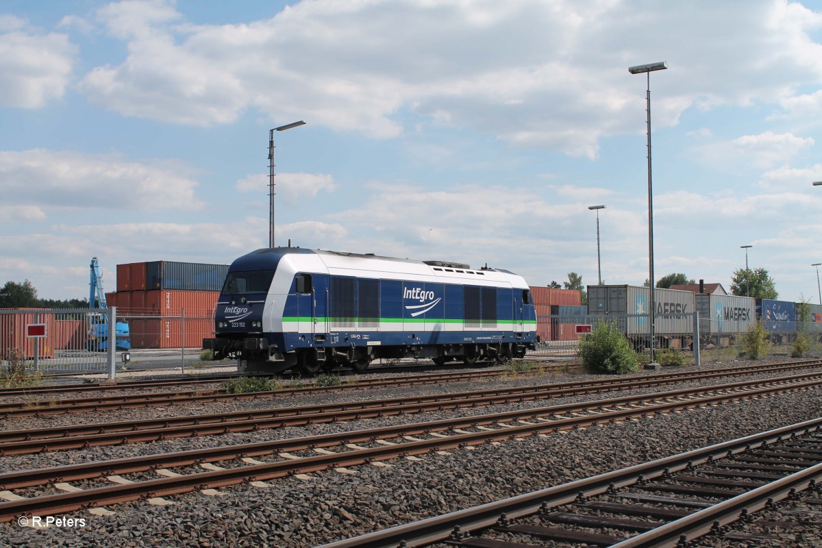 223 152 abgestellt vor den Toren des ATW in Wiesau. 15.08.13