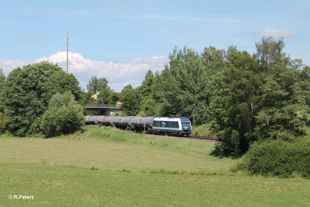 223 152 mit dem Kesselzug nach Ingolstadt bei Röthenbach im Steinwald. 19.06.14