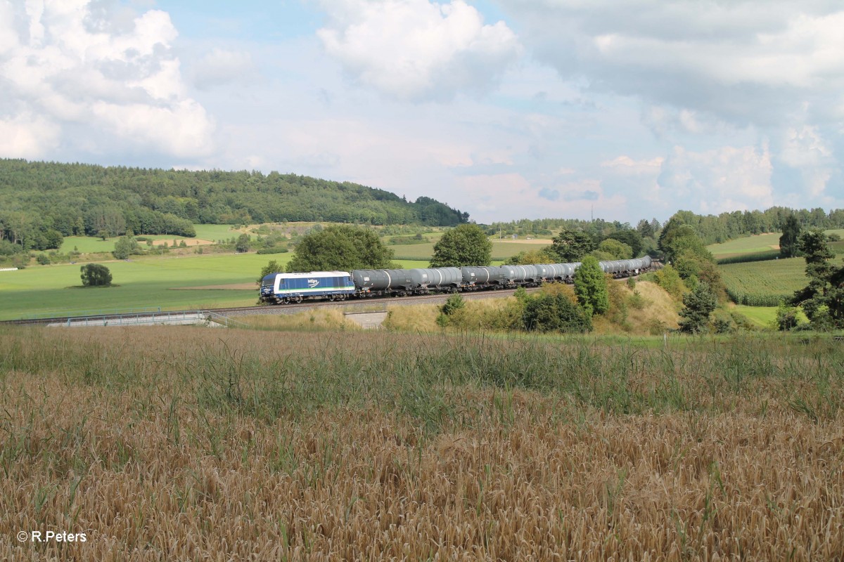 223 152 mit dem Kesselzug München - Cheb bei Lengenfeld. 05.08.14