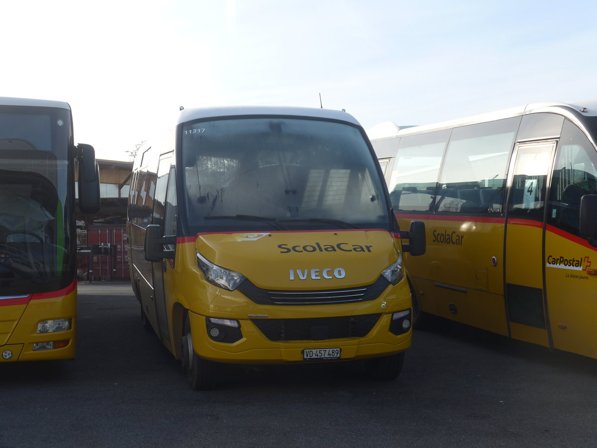 (223'090) - CarPostal Ouest - VD 457'489 - Iveco/Rosero am 26. Dezember 2020 in Kerzers, Interbus