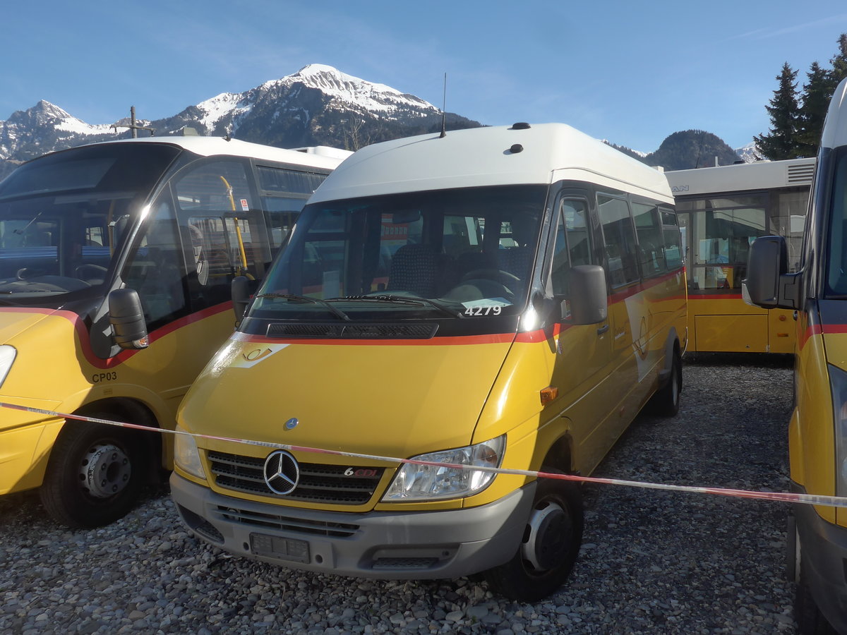 (224'490) - PostAuto Wallis - Nr. 24 - Mercedes am 28. Mrz 2021 in Landquart, Garage Bardill