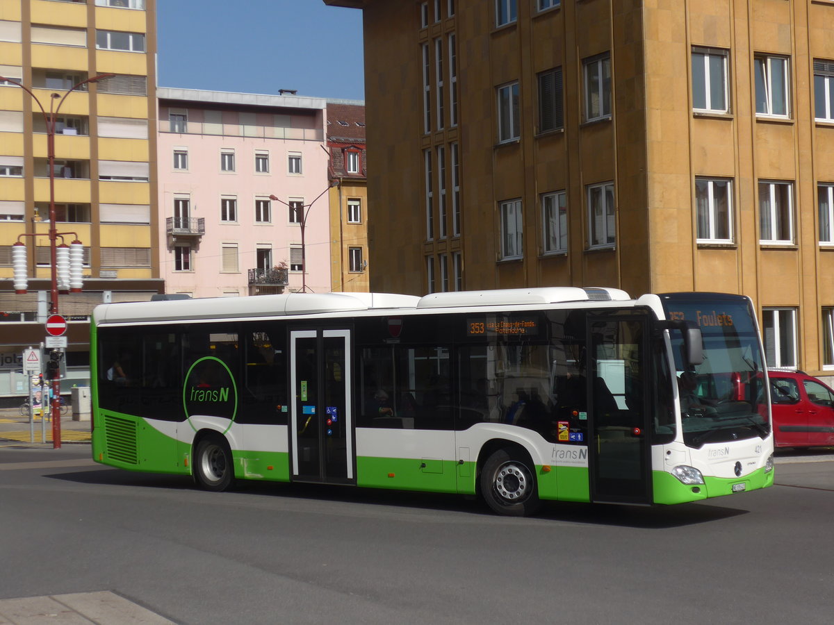 (224'696) - transN, La Chaux-de-Fonds - Nr. 421/NE 195'421 - Mercedes am 2. April 2021 beim Bahnhof La Chaux-de-Fonds