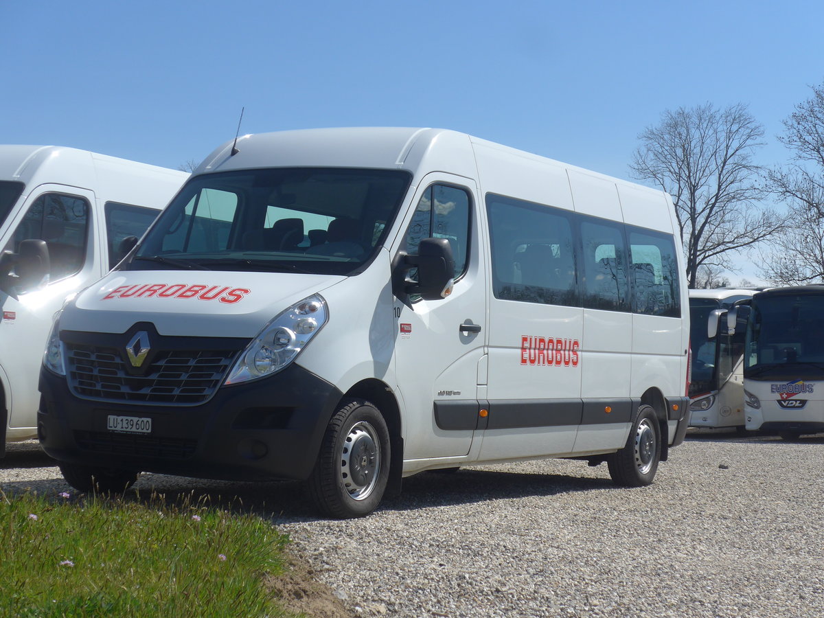 (224'920) - Hfliger, Sursee - Nr. 10/LU 139'600 - Renault am 11. April 2021 in Ruswil, Garage ARAG