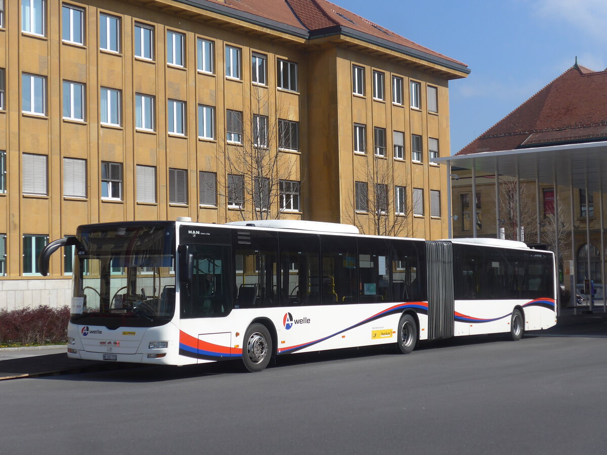 (225'037) - PostAuto Nordschweiz - NE 165'372 - MAN (ex AG 271'190) am 17. April 2021 beim Bahnhof La Chaux-de-Fonds (Einsatz CarPostal)