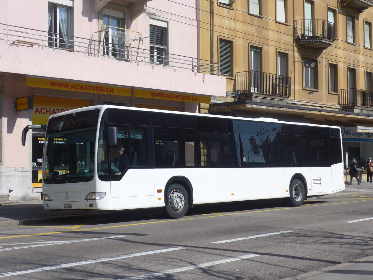 (225'044) - Interbus, Yverdon - Nr. 49/NE 231'049 - Mercedes (ex MBC Morges Nr. 72) am 17. April 2021 beim Bahnhof La Chaux-de-Fonds (Einsatz CarPostal)