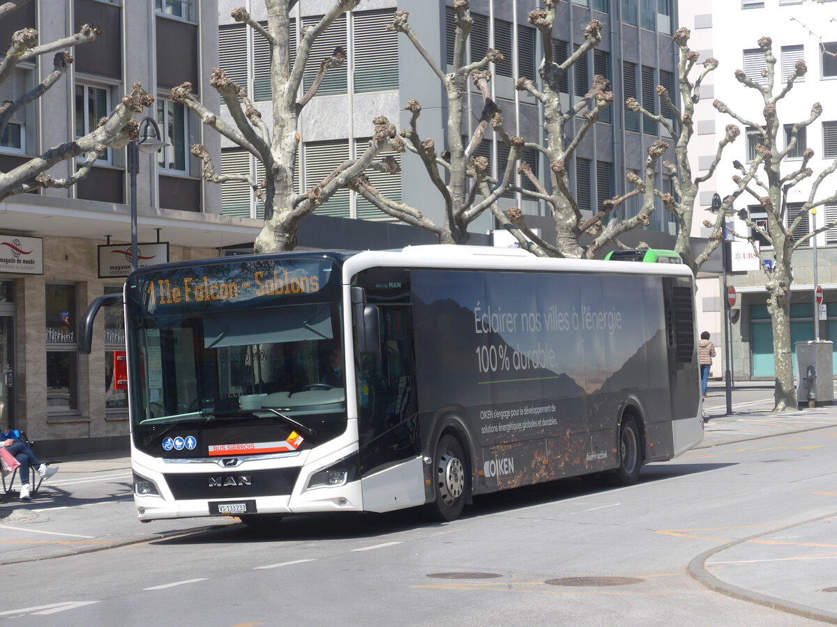 (225'116) - BS Sierre - VS 133'233 - MAN am 19. April 2021 beim Bahnhof Sierre