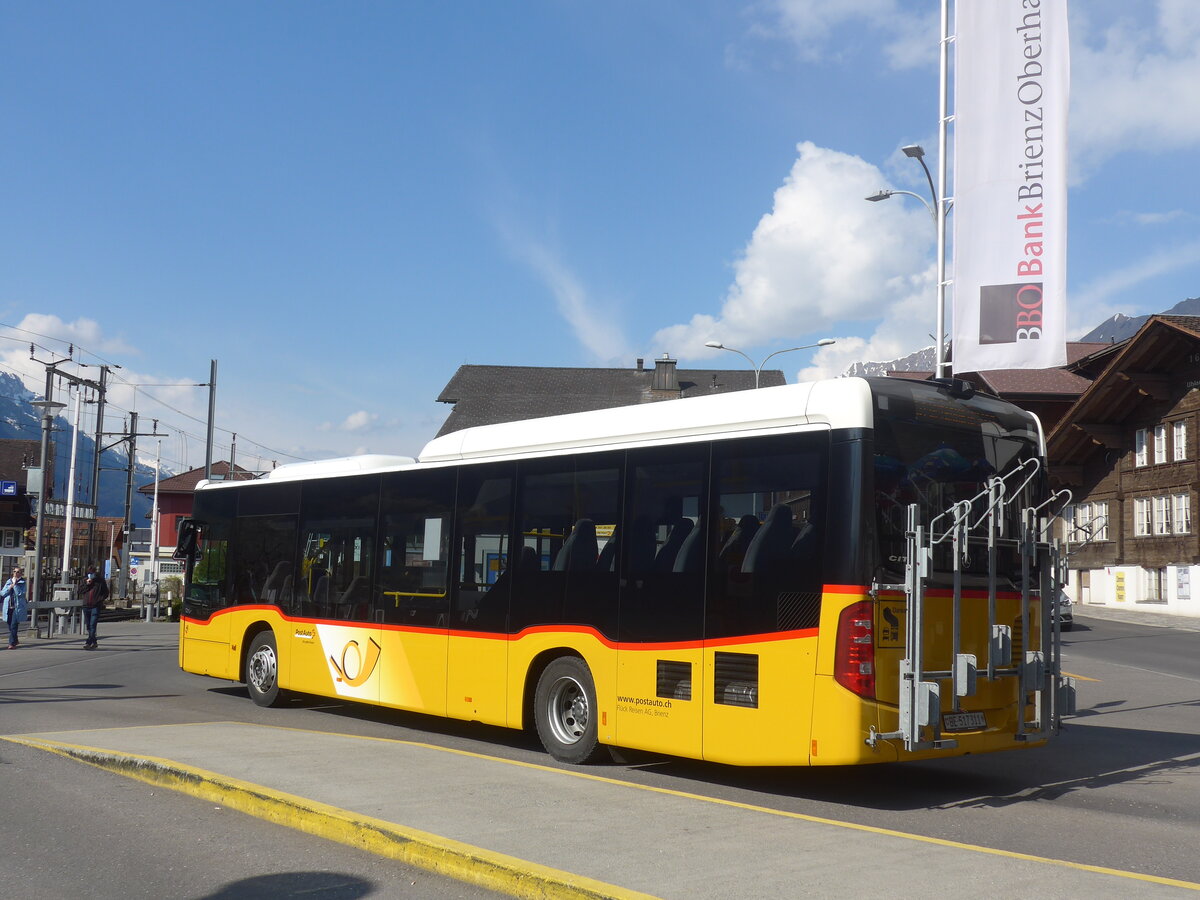 (225'192) - Flck, Brienz - Nr. 4/BE 517'311 - Mercedes am 21. April 2021 beim Bahnhof Brienz