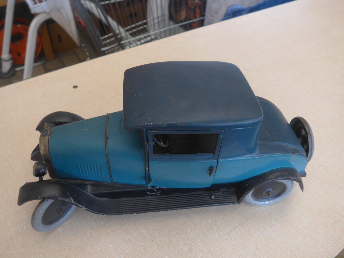 (225'212) - ca. 100jhriges Citron-Modell am 24. April 2021 im BrockiShop Thun