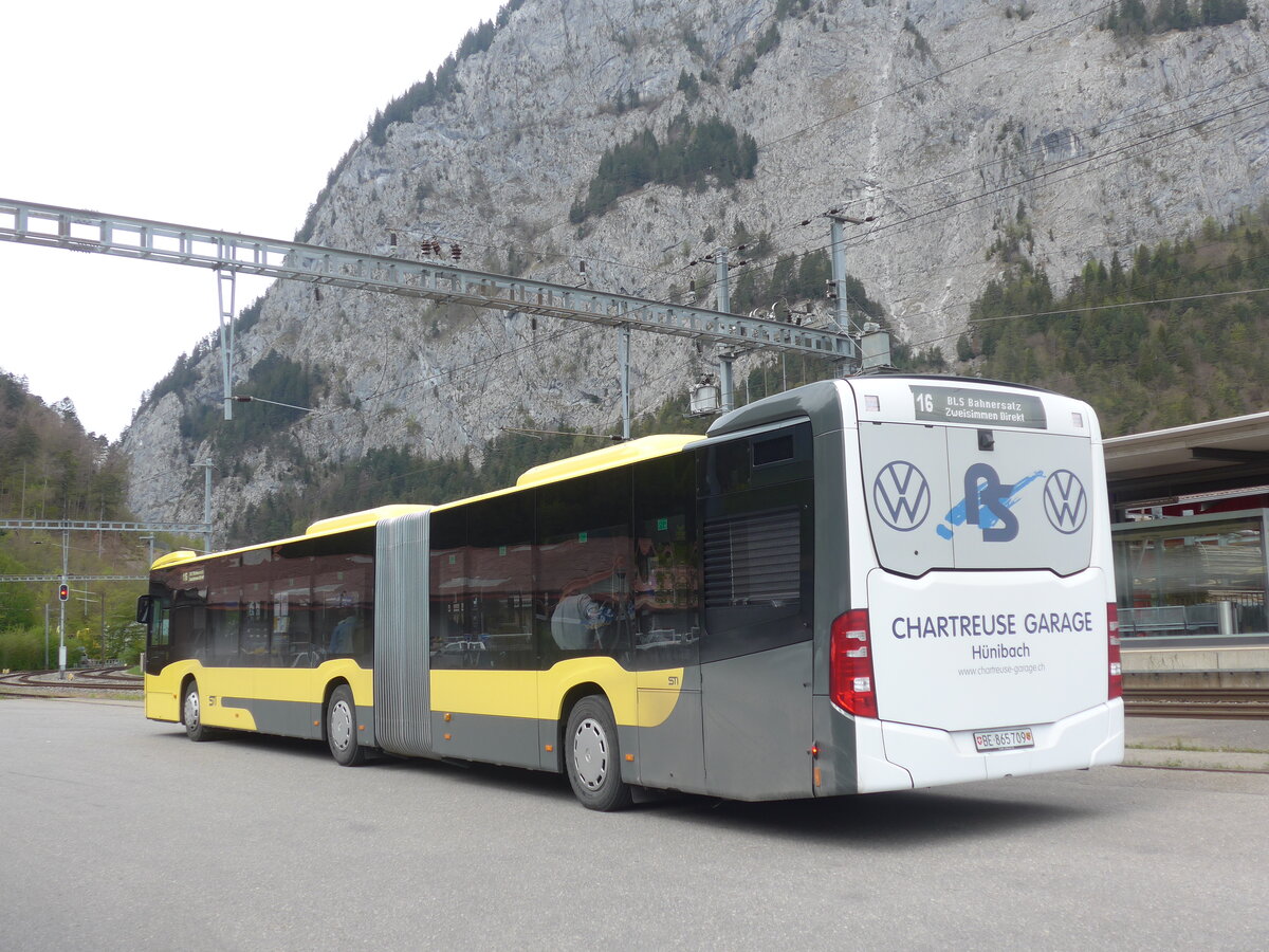 (225'364) - STI Thun - Nr. 709/BE 865'709 - Mercedes am 30. April 2021 beim Bahnhof Wimmis