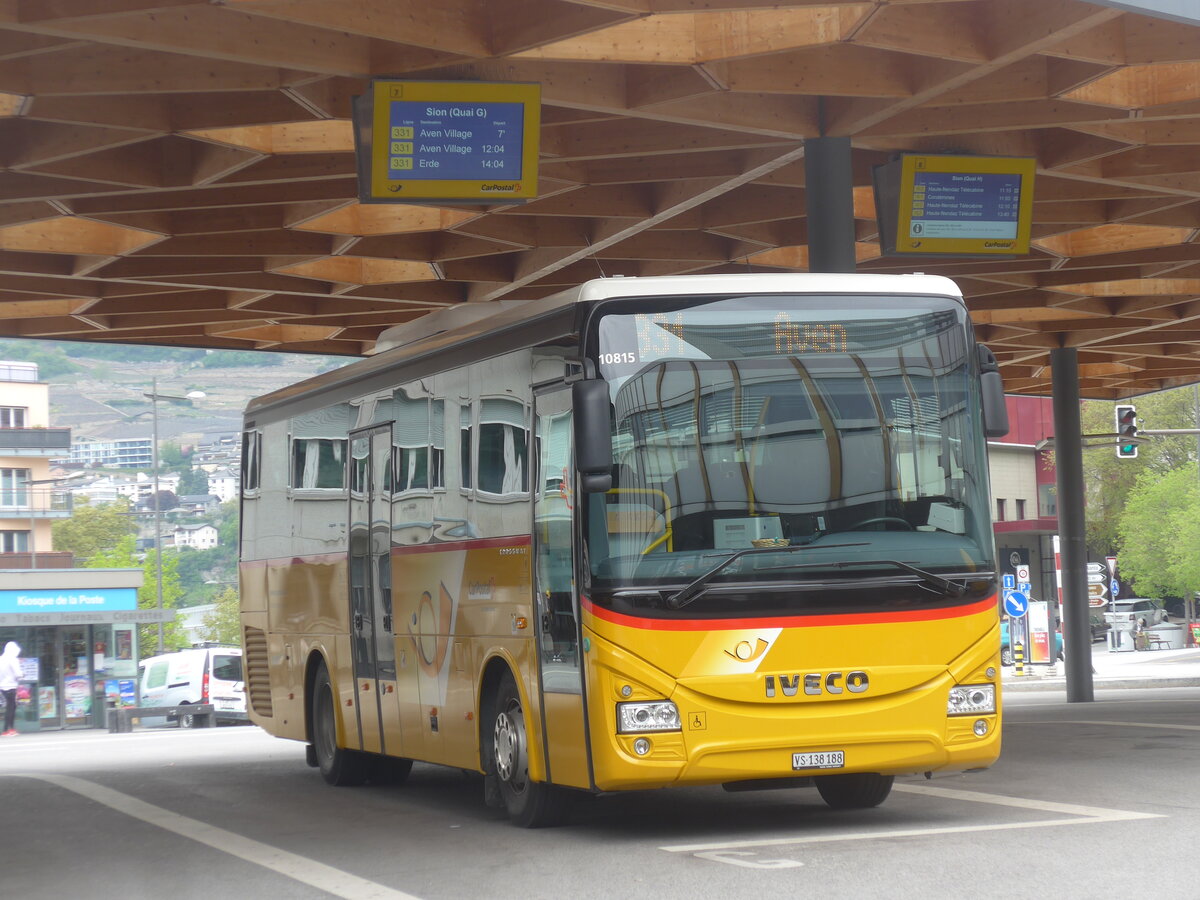 (225'418) - Evquoz, Erde - VS 138'188 - Iveco am 1. Mai 2021 beim Bahnhof Sion