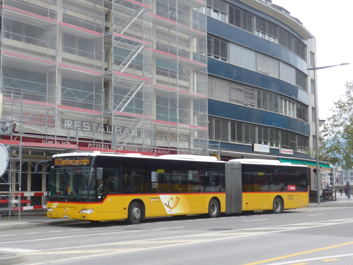 (225'438) - PostAuto Wallis - Nr. 11/VS 241'997 - Mercedes am 1. Mai 2021 beim Bahnhof Sion