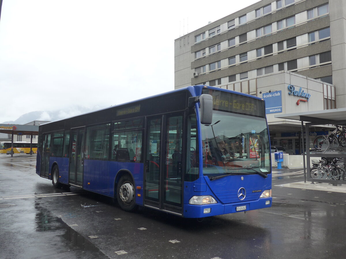 (225'506) - Lathion, Sion - Nr. 25/VS 404'042 - Mercedes (ex VZO Grningen Nr. 14) am 1. Mai 2021 beim Bahnhof Sion