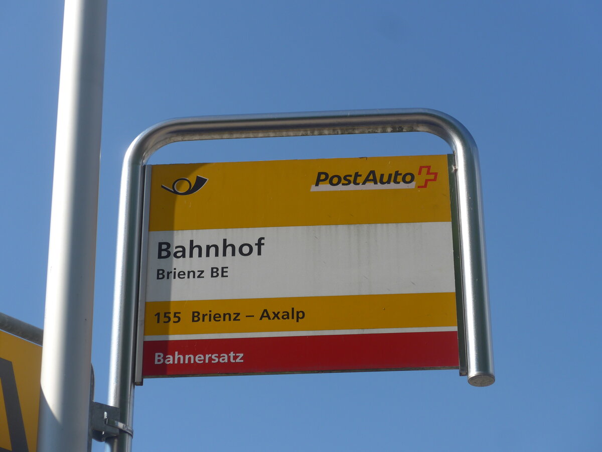 (225'825) - PostAuto-Haltestelle - Brienz BE, Bahnhof - am 11. Juni 2021