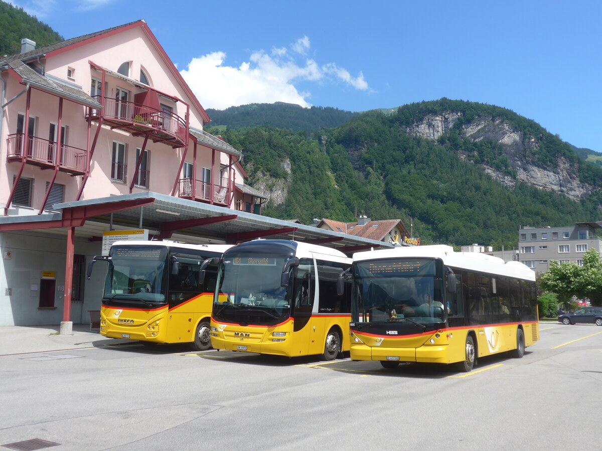 (226'278) - PostAuto Bern - BE 401'568 - Scania/Hess (ex AVG Meiringen Nr. 68; ex AVG Meiringen Nr. 59; ex Steiner, Messen) am 10. Juli 2021 in Meiringen, Postautostation