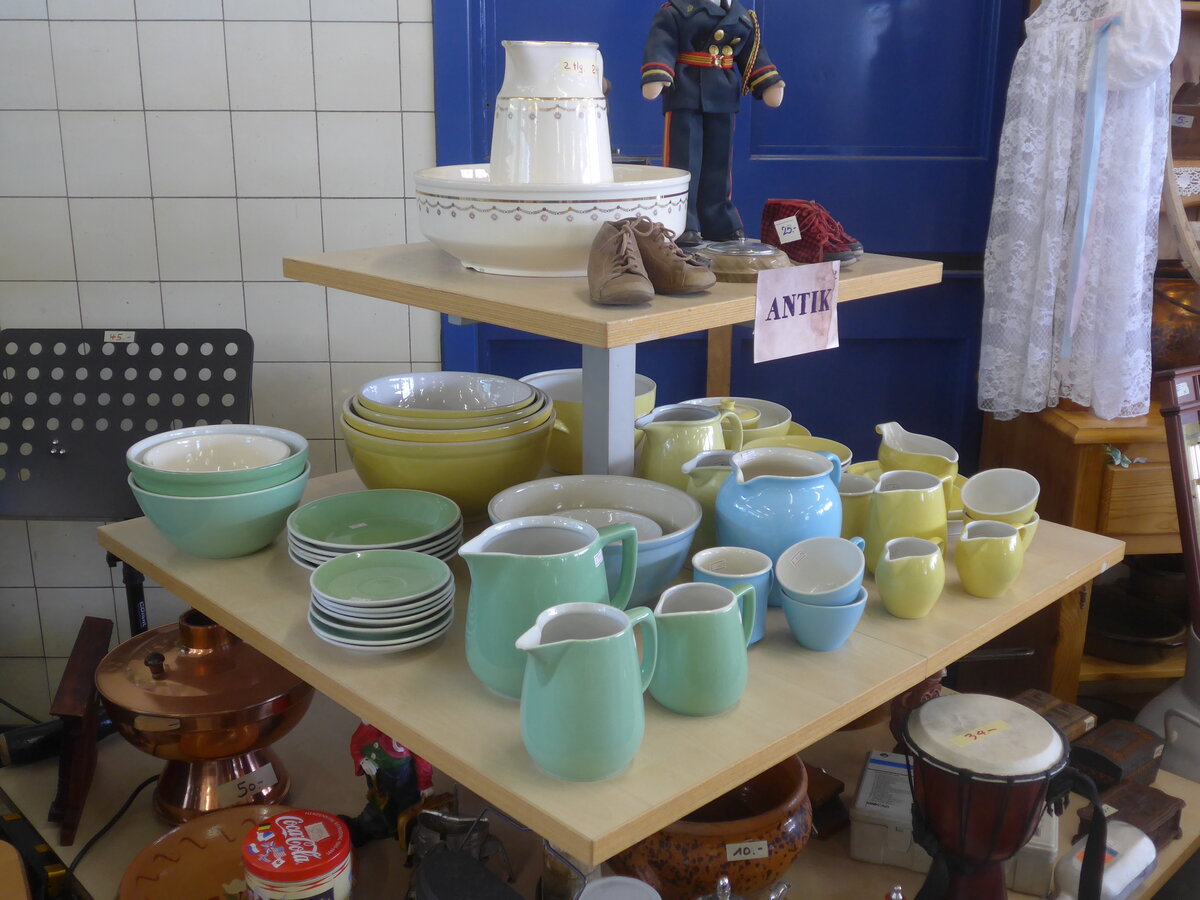 (226'650) - Altes Rssler-Geschirr am 21. Juli 2021 im BrockiShop Thun