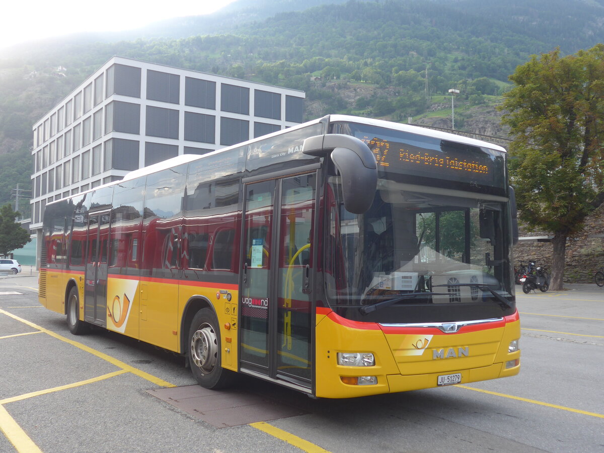 (226'758) - CarPostal Ouest - JU 51'279 - MAN (ex Nr. 13) am 24. Juli 2021 beim Bahnhof Brig (Einsatz PostAuto Wallis)