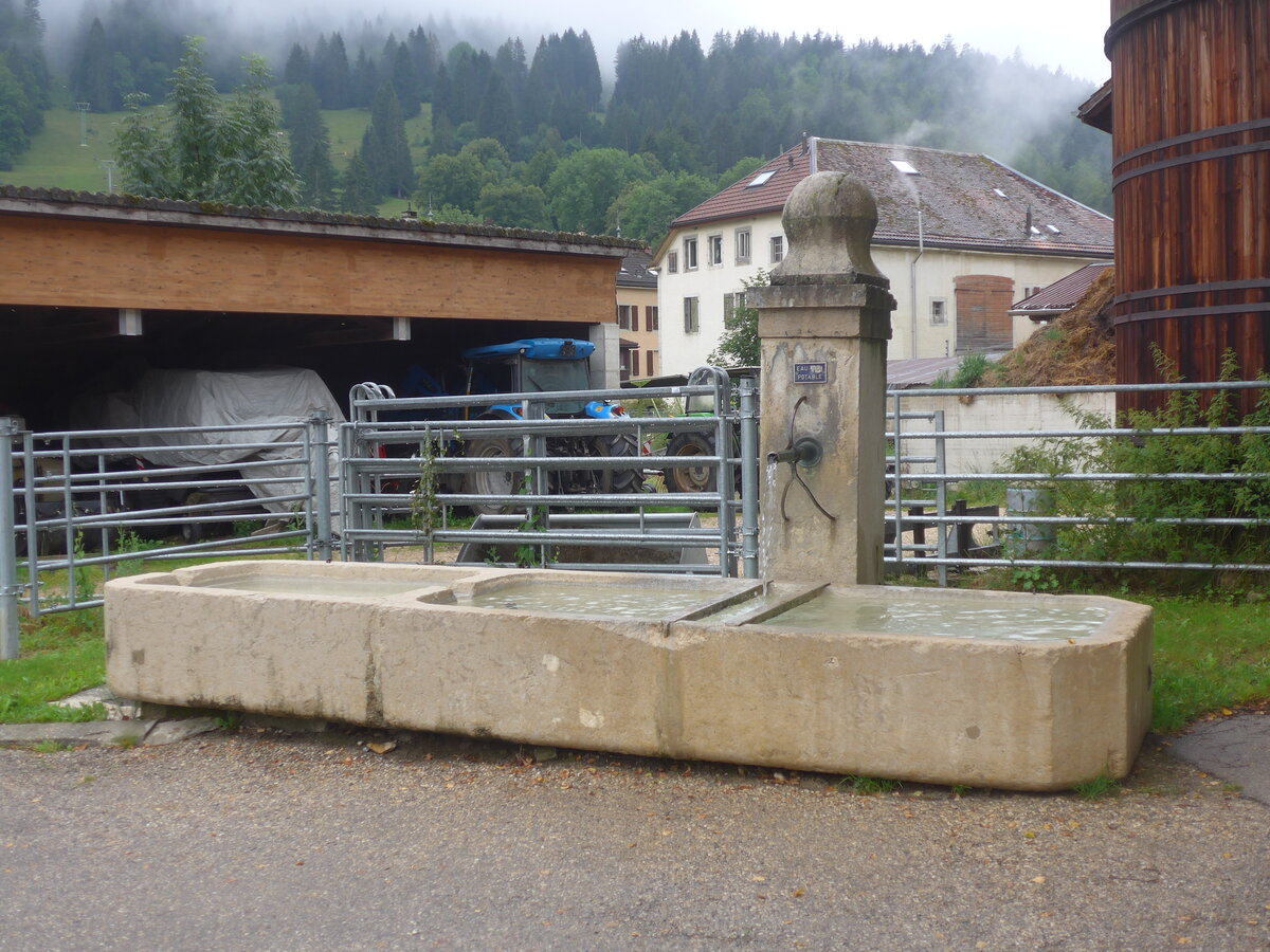 (226'855) - Brunnen am 1. August 2021 in Buttes