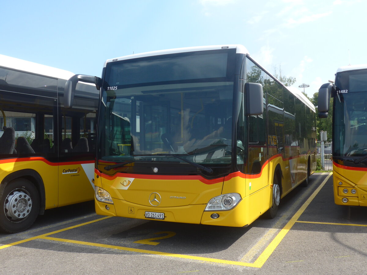 (227'280) - CarPostal Ouest - VD 261'491 - Mercedes am 15. August 2021 in Yverdon, Garage