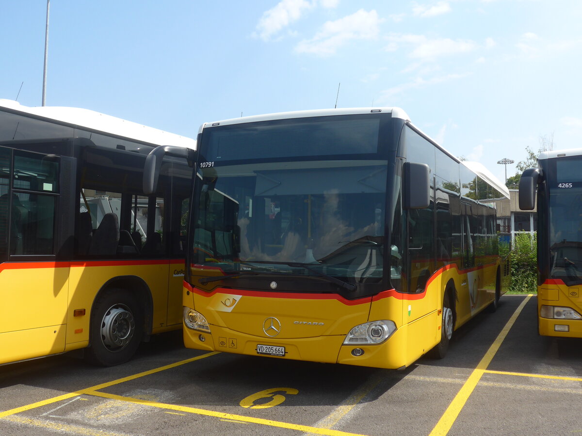 (227'284) - CarPostal Ouest - VD 205'664) - Mercedes am 15. August 2021 in Yverdon, Garage