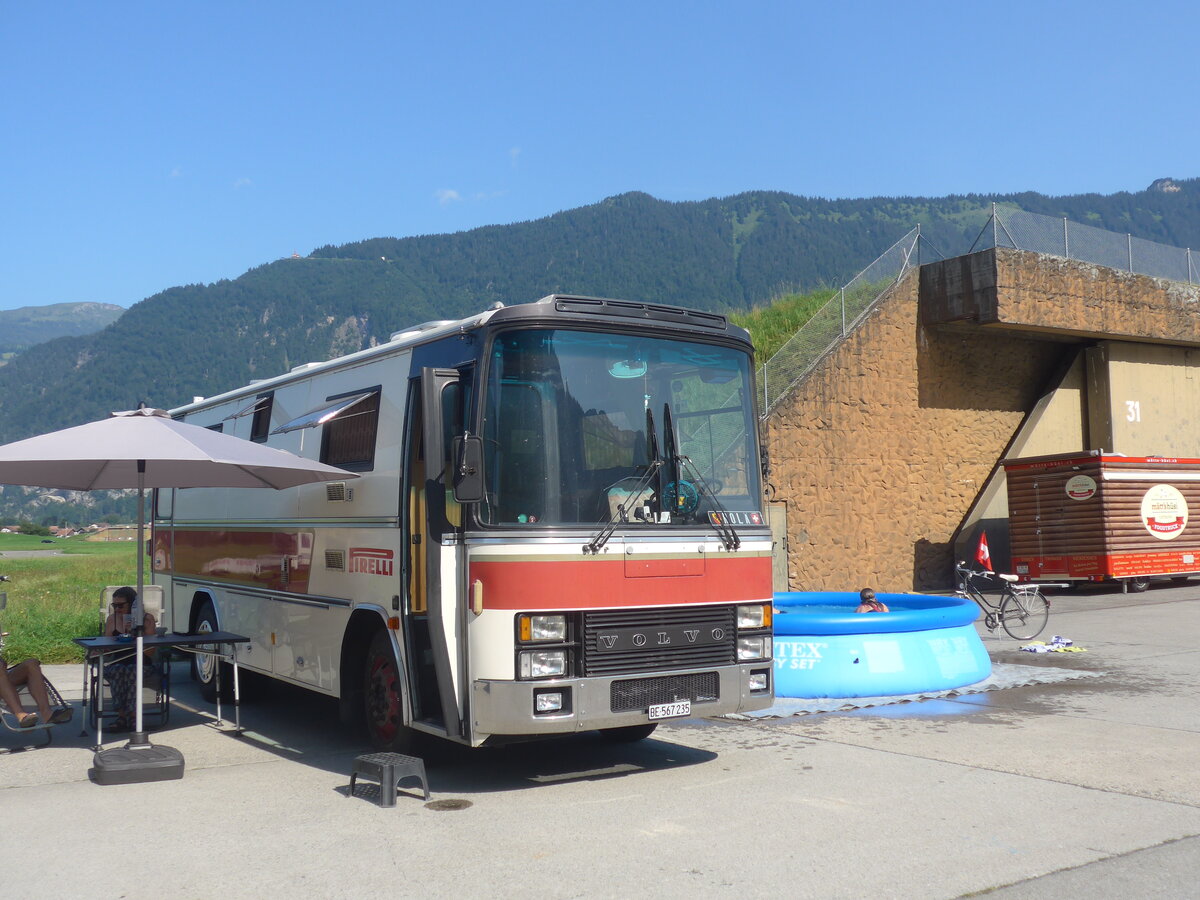 (227'398) - Schweizer, Steffisburg - BE 567'235 - Volvo/Van Hool am 21. August 2021 in Interlaken, Flugplatz