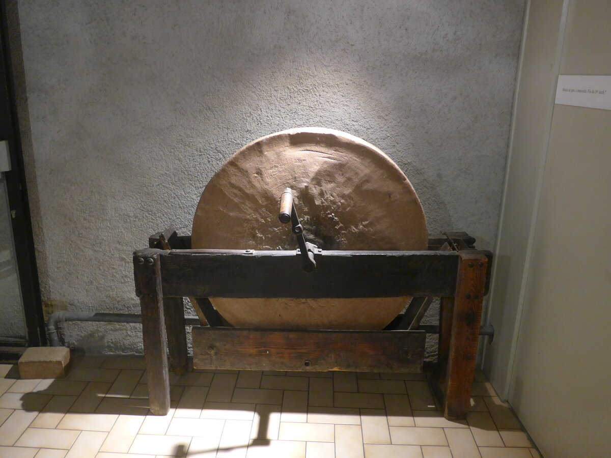 (227'582) - Schleifstein am 28. August 2021 in Vallorbe, Muse du fer et du chemin de fer