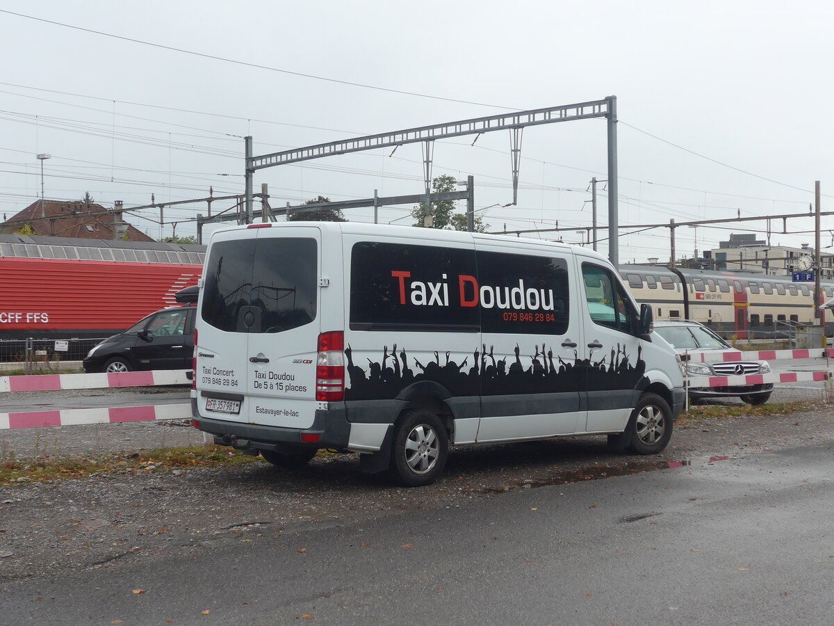 (228'199) - Taxi Doudou, Lully - FR 357'981 - Mercedes am 19. September 2021 in Thun, Rosenau