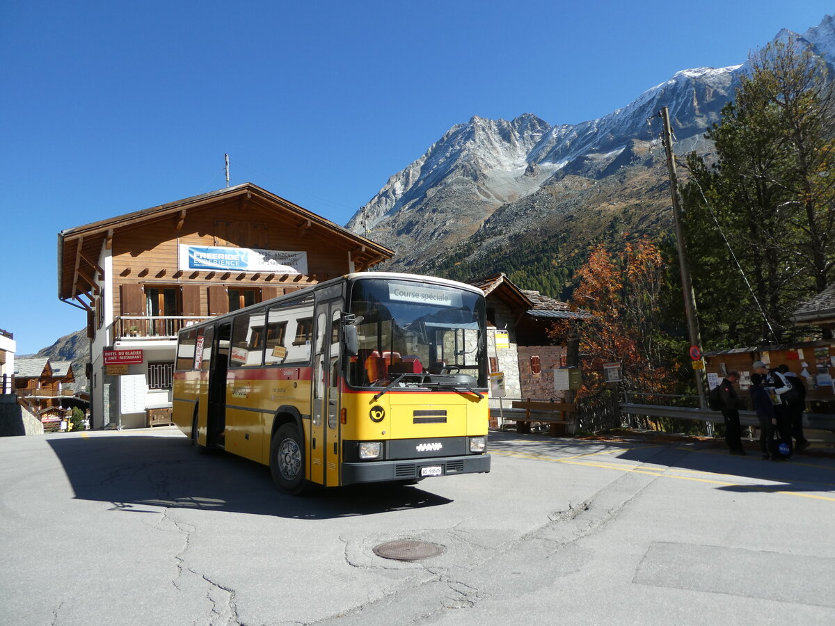 (228'771) - Oser, Brchen - VS 93'575 - NAW/Lauber (ex Epiney, Ayer) am 10. Oktober 2021 in Arolla, Post