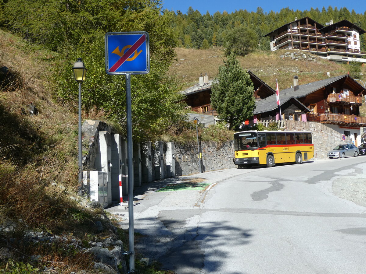 (228'777) - Oser, Brchen - VS 93'575 - NAW/Lauber (ex Epiney, Ayer) am 10. Oktober 2021 in Arolla, Post