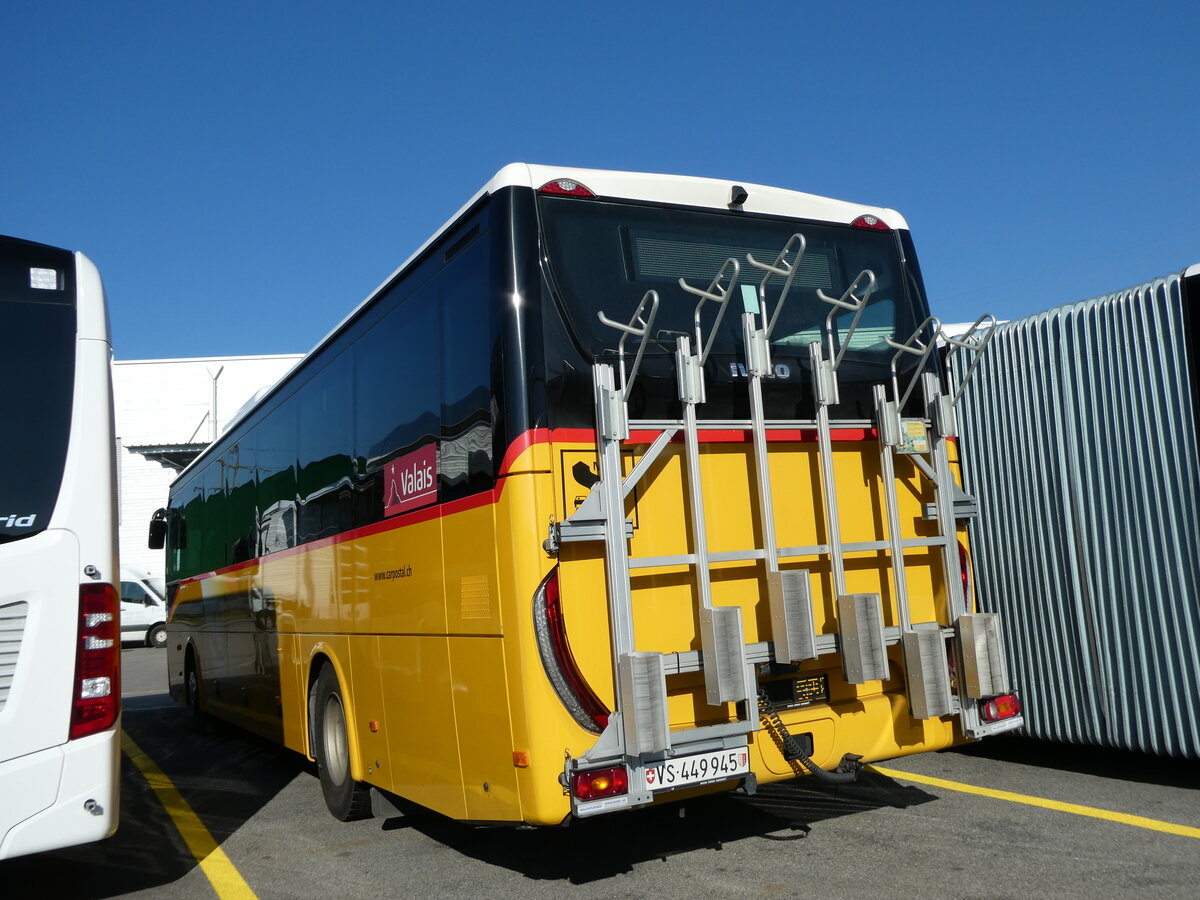 (229'361) - PostAuto Wallis - Nr. 31/VS 449'945 - Iveco am 16. Oktober 2021 in Kerzers, Interbus