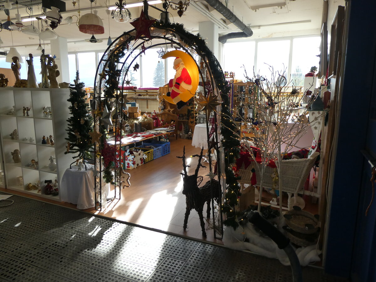 (229'425) - Weihnachtsverkauf 2021 im BrockiShop Thun am 18. Oktober 2021