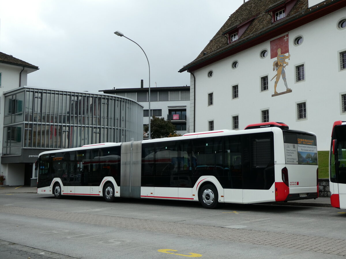 (229'631) - AAGS Schwyz - Nr. 42/SZ 107'995 - MAN am 22. Oktober 2021 in Schwyz, Zentrum