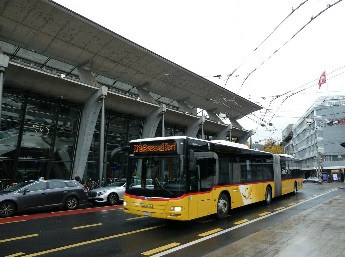 (229'699) - Bucheli, Kriens - Nr. 26/LU 15'559 - MAN am 22. Oktober 2021 beim Bahnhof Luzern