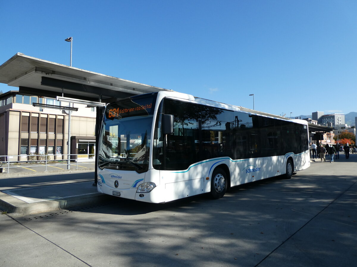 (229'752) - Schneider, Ermenswil - Nr. 9/SG 31'895 - Mercedes am 23. Oktober 2021 beim Bahnhof Uznach