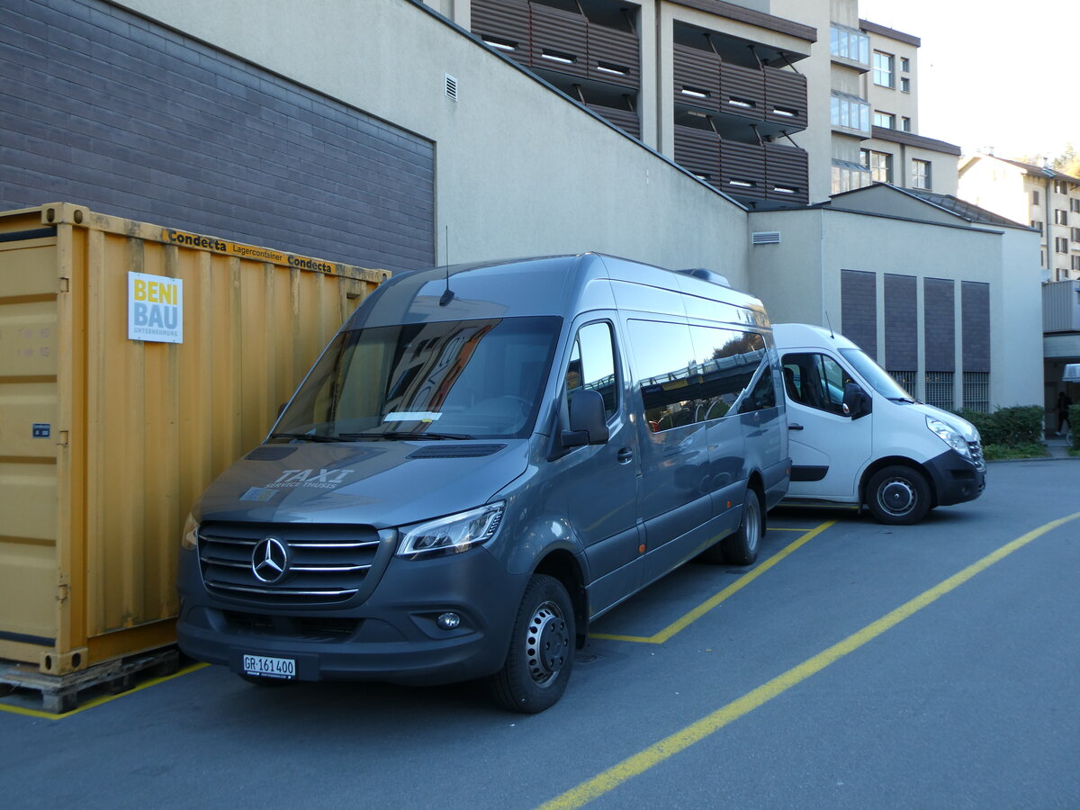 (230'047) - Gaudenz, Andeer - GR 161'400 - Mercedes am 6. November 2021 beim Bahnhof Thusis