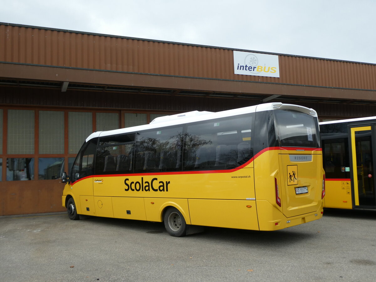 (230'679) - CarPostal Ouest - VD 355'077 - Iveco/Rosero am 13. November 2021 in Yverdon, Garage