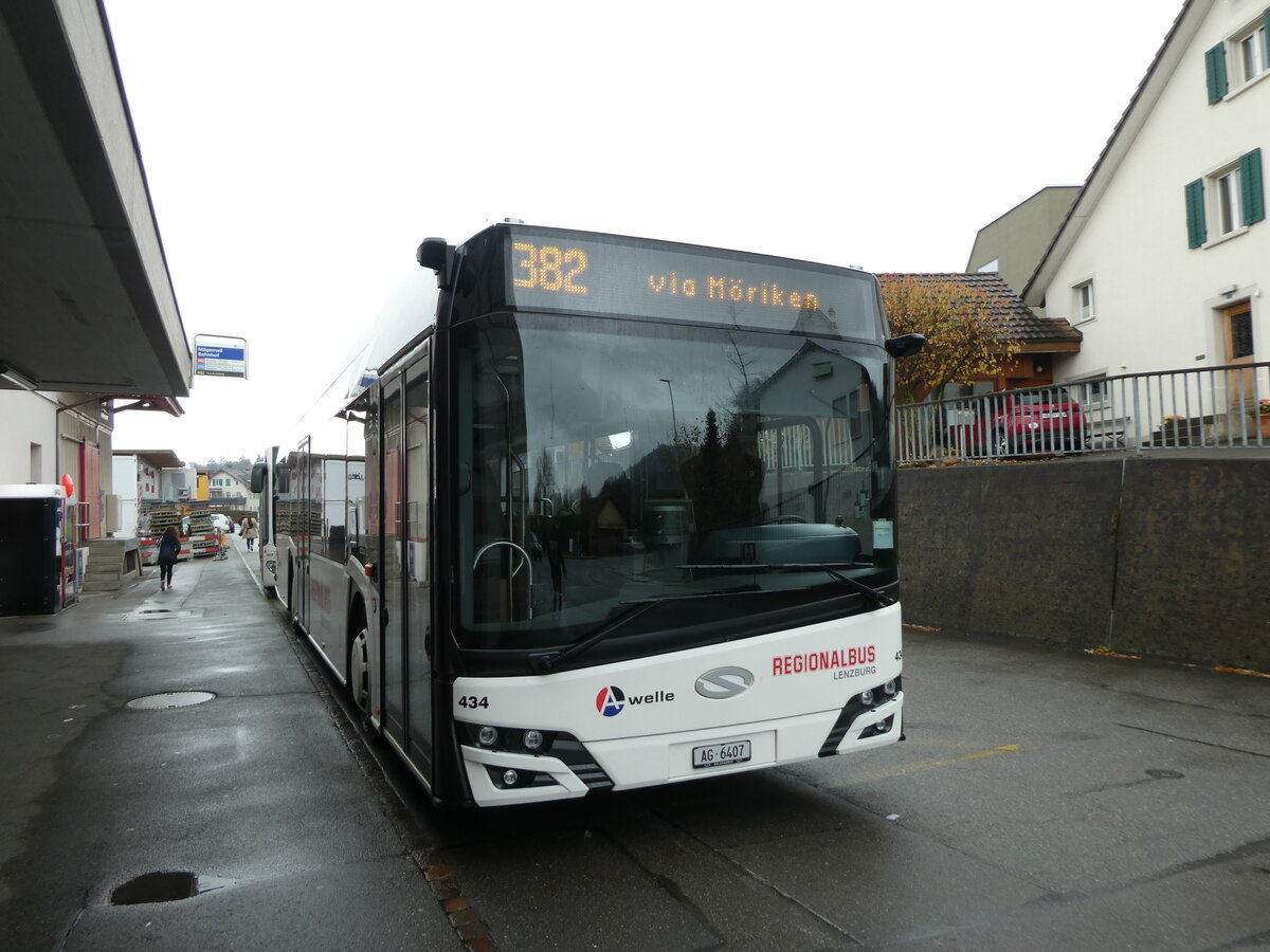 (230'761) - Knecht, Windisch - Nr. 434/AG 6407 - Solaris am 14. November 2021 beim Bahnhof Mgenwil