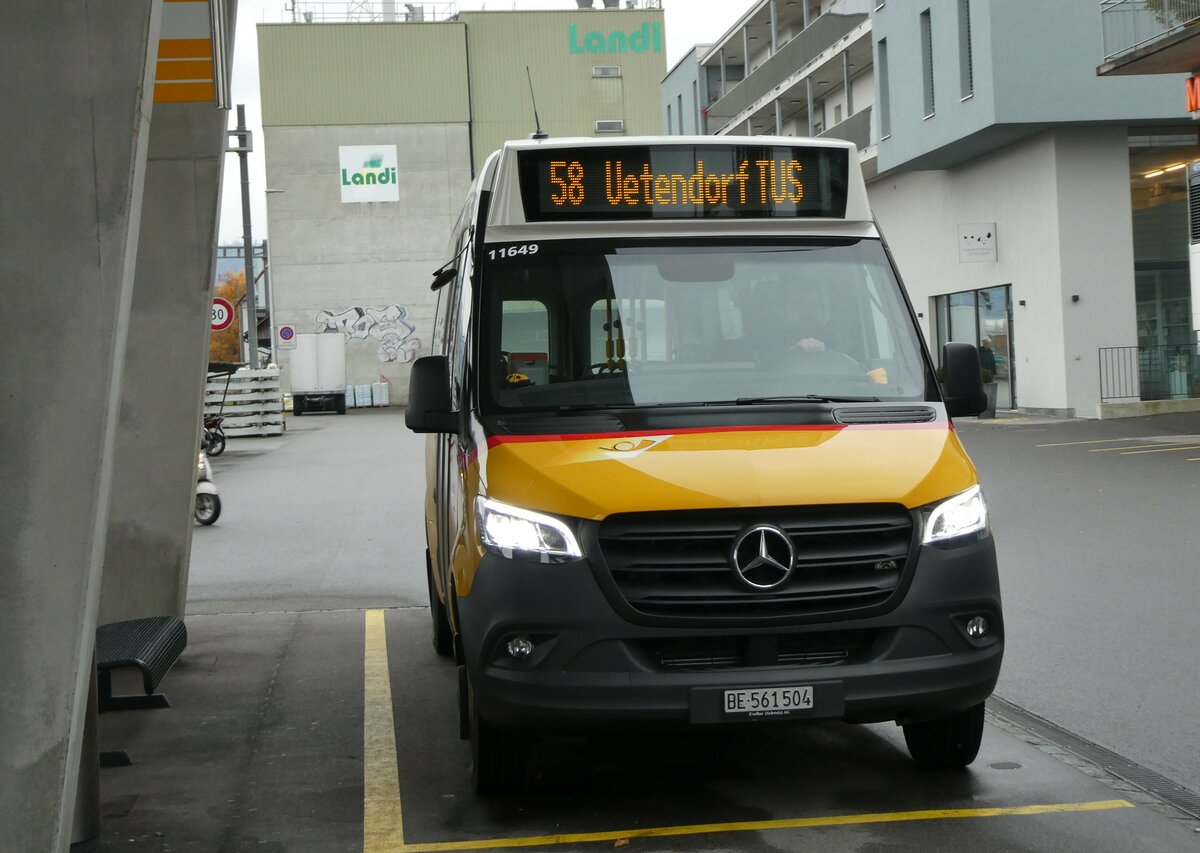 (230'894) - Ldi, Uetendorf - BE 561'504 - Mercedes am 22. November 2021 beim Bahnhof Uetendorf